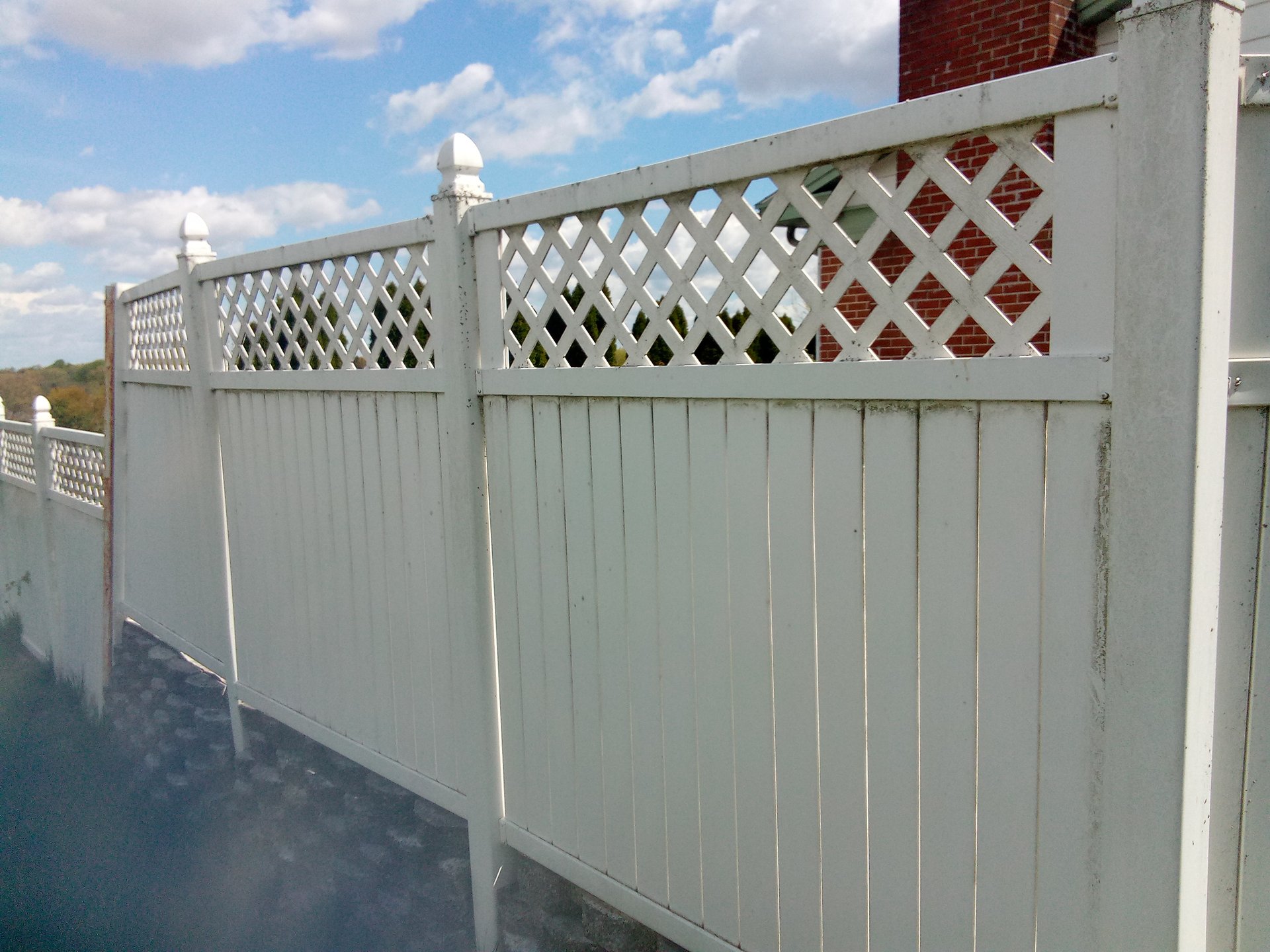 Vinyl Fence Cleaning service in Lancaster PA - Specialized by Rhynobi Pressure Washing
